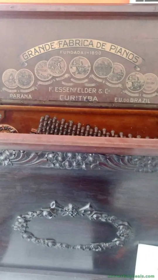Piano antigo