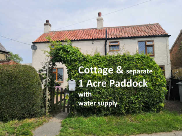 Detached 2 Bed Cottage & separate1 1 Acre village Paddock with water supply in Gayton le Marsh for sale in Alford